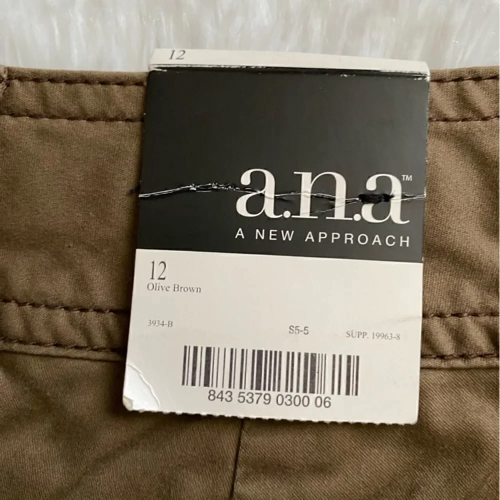 a.n.a‎ Capri Pants Bermuda Olive Brown NEW Women’s Size 12